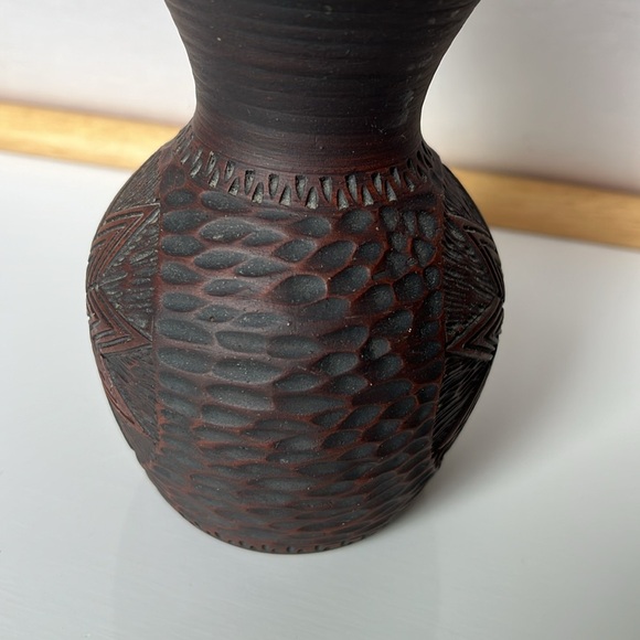 Vintage Kanyehgeh Pottery Six Nations Mohawk Vase Signed JS - Picture 6 of 13